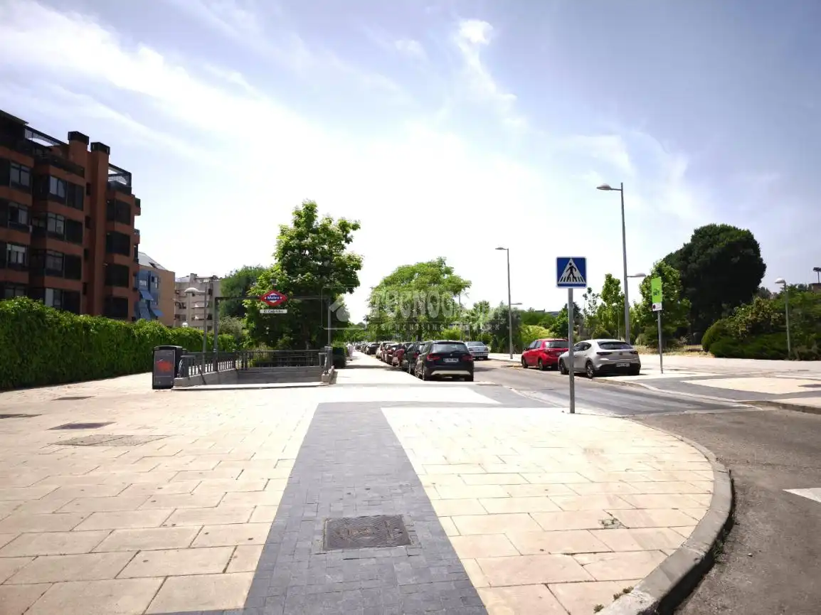 Exterior view of Commercial properties for sale in Madrid