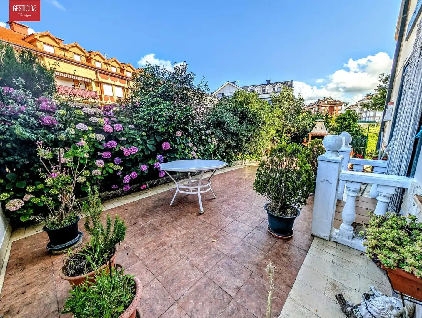 Terrassa de Casa adosada en venda en Noja amb Calefacció, Jardí privat i Terrassa