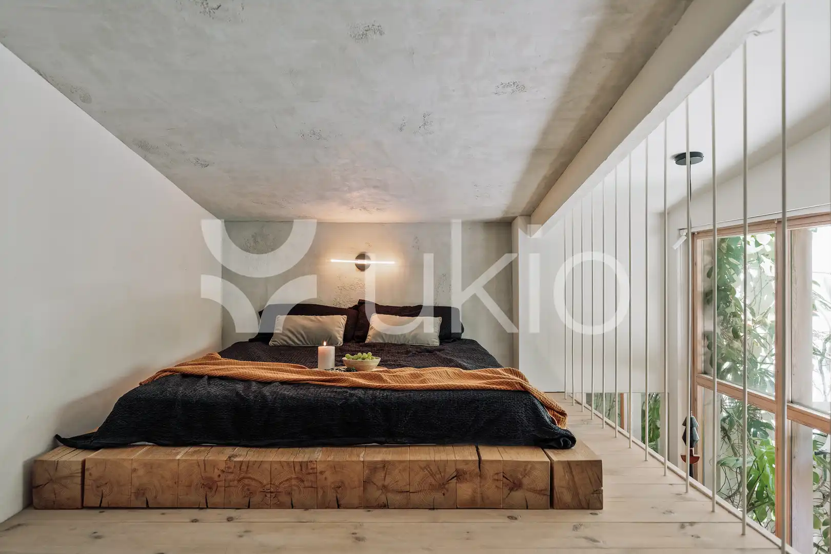 Dormitori de Apartament de lloguer en Barcelona amb Aire condicionat, Terrassa i Moblat