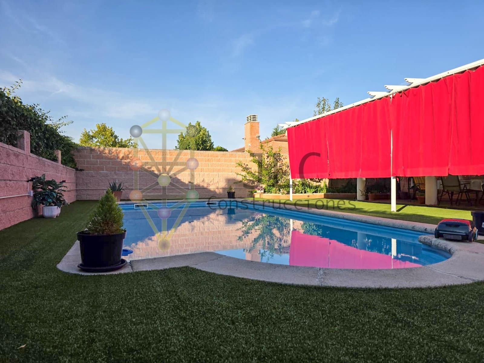 Piscina de Casa o xalet en venda en Galápagos amb Calefacció, Jardí privat i Piscina
