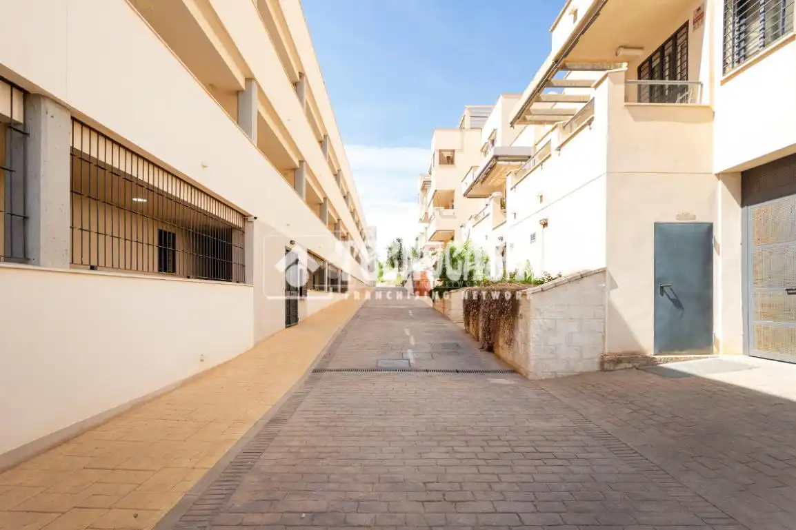 Vista exterior de Pis en venda en Vélez-Málaga amb Aire condicionat, Terrassa i Piscina comunitària