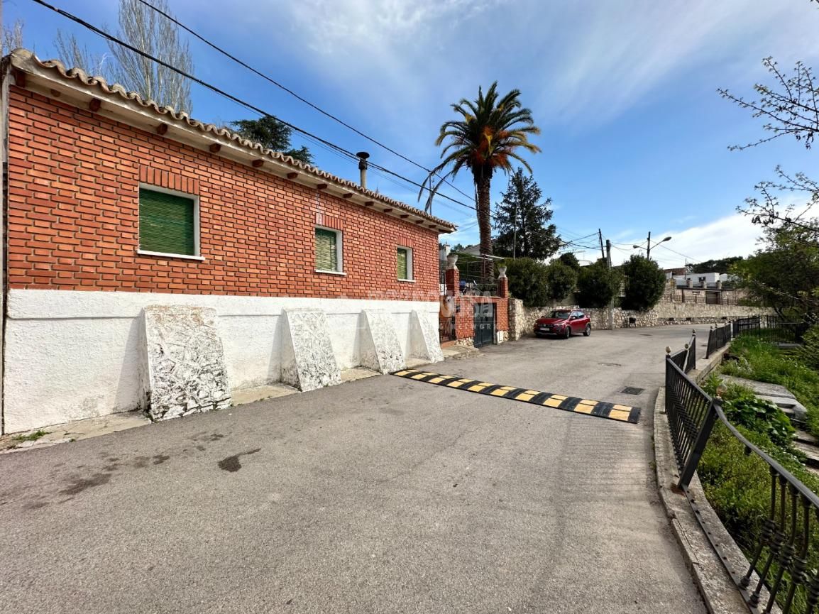 Exterior view of House or chalet for sale in Los Santos de la Humosa  with Terrace