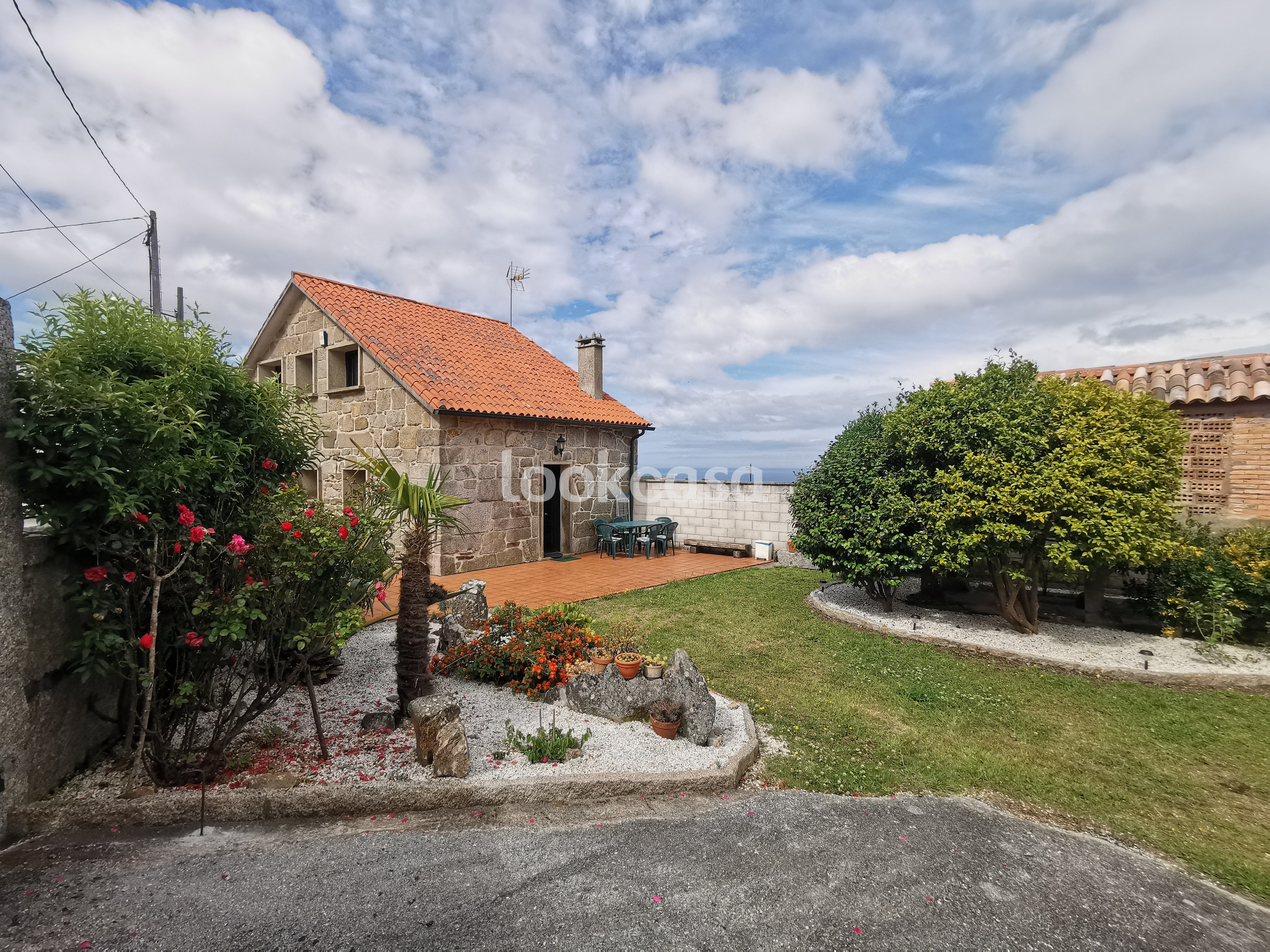 Exterior view of Country house for sale in Sanxenxo  with Private garden, Terrace and Storage room