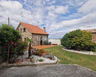 Vista exterior de Finca rústica en venda en Sanxenxo amb Terrassa