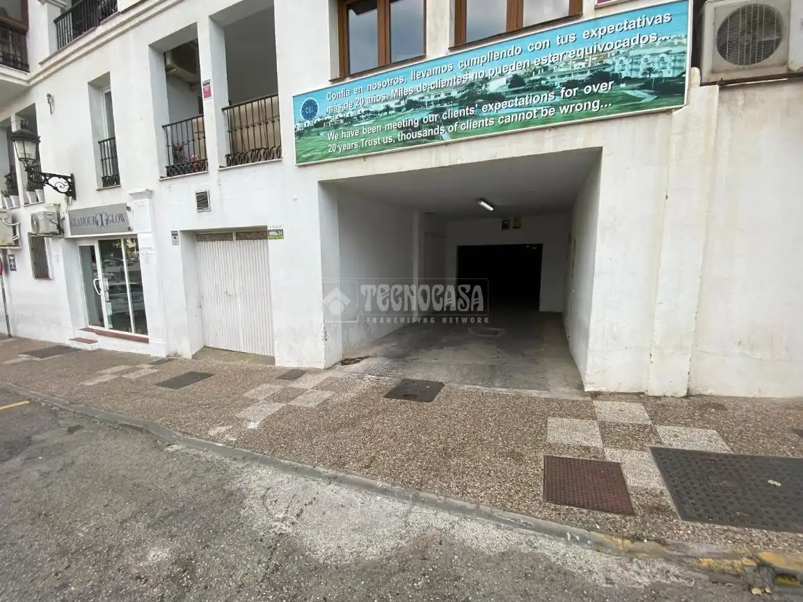 Parkplatz von Garage zum Verkauf in Manilva