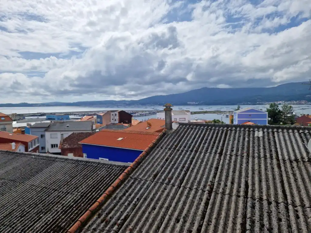 Vista exterior de Piso en venta en Boiro con Parquet, Trastero y Amueblado