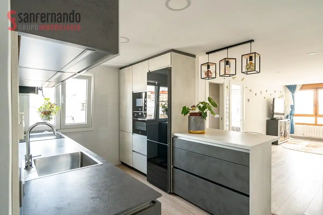 Cocina de Piso en venta en Santander con Calefacción y Balcón