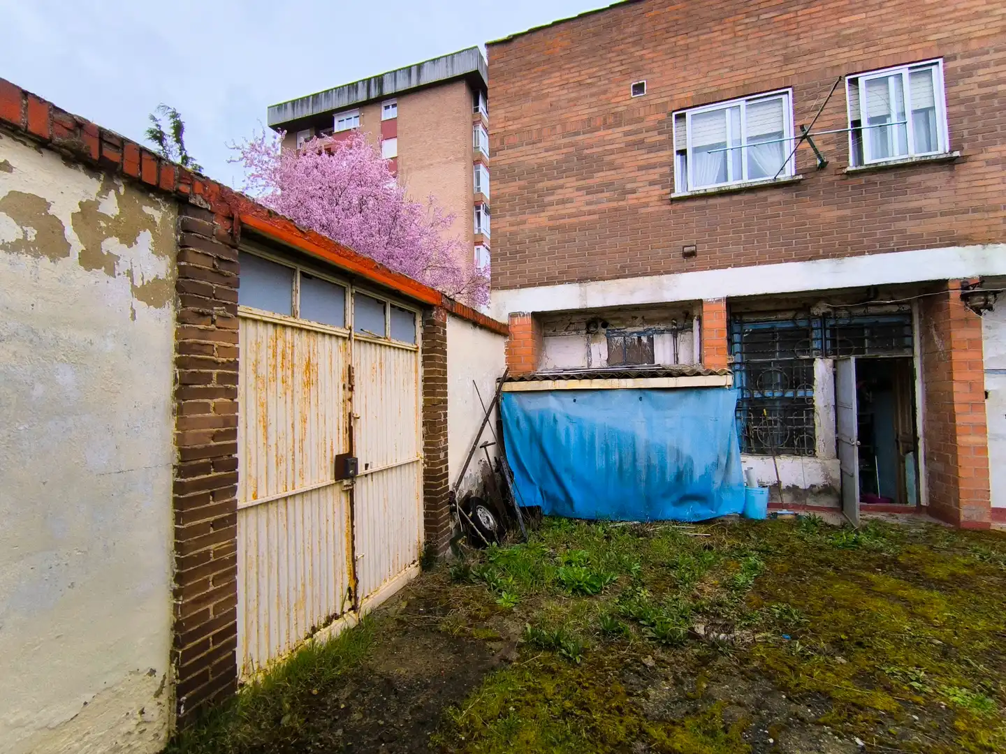 Vista exterior de Edifici en venda en Venta de Baños