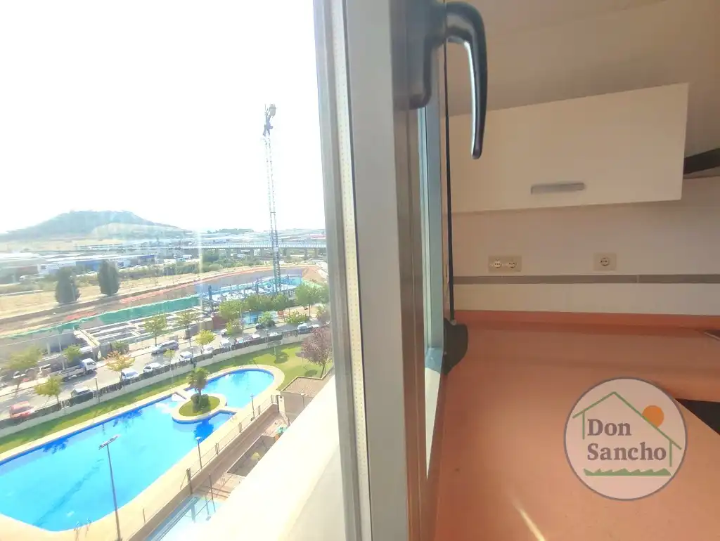 Swimming pool of Attic for sale in Valladolid  with Air Conditioner, Heating and Terrace