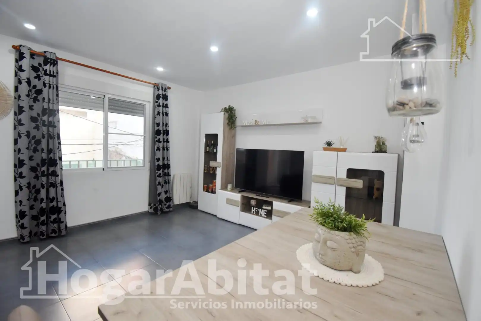 Living room of Flat for sale in Castellón de la Plana / Castelló de la Plana  with Heating, Terrace and Furnished
