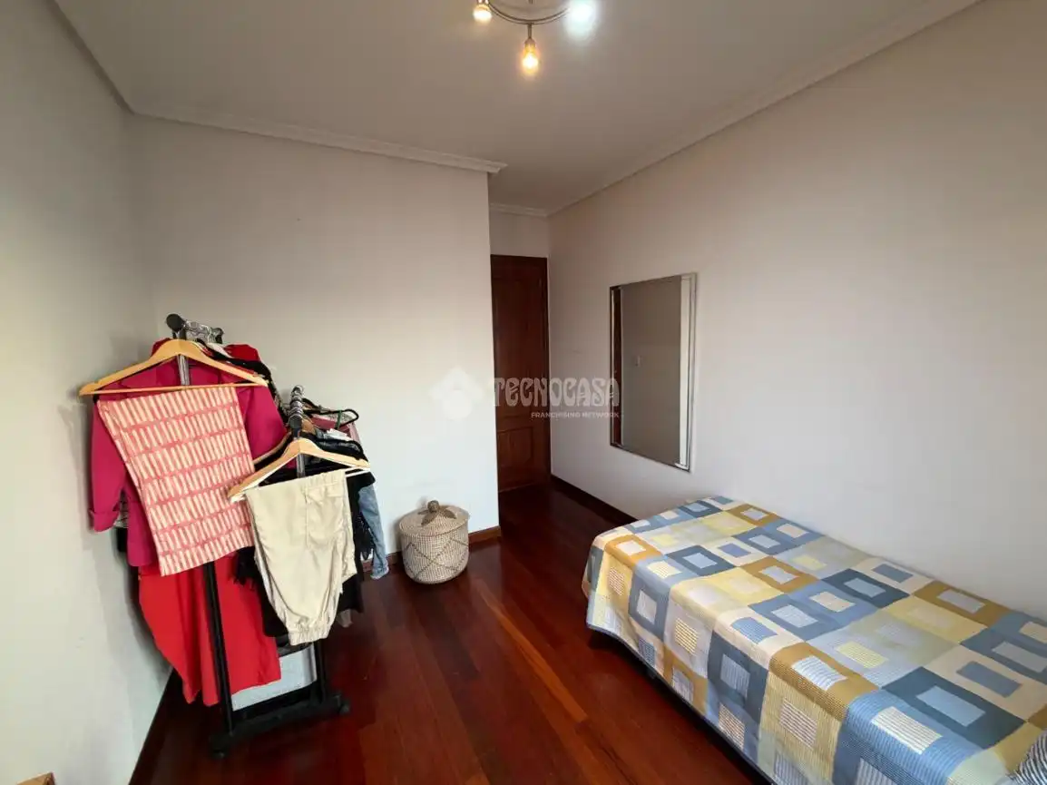 Habitación de Piso en venta en Santander con Calefacción, Trastero y Amueblado