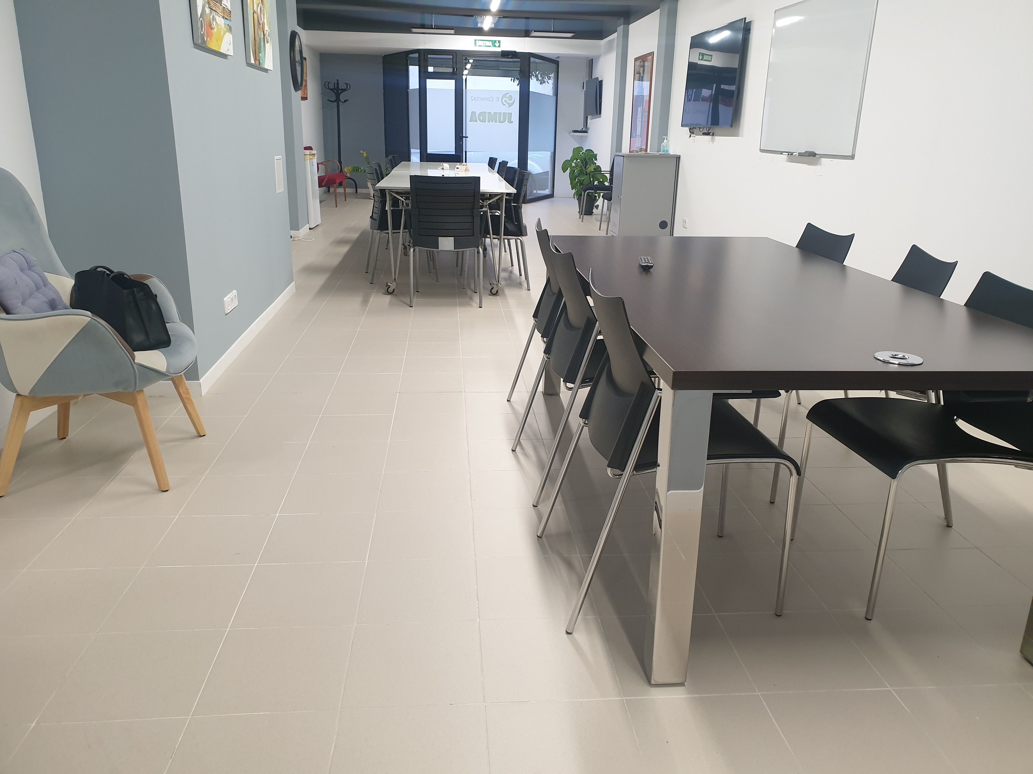 Premises for sale in Esplugues de Llobregat  with Air Conditioner and Heating