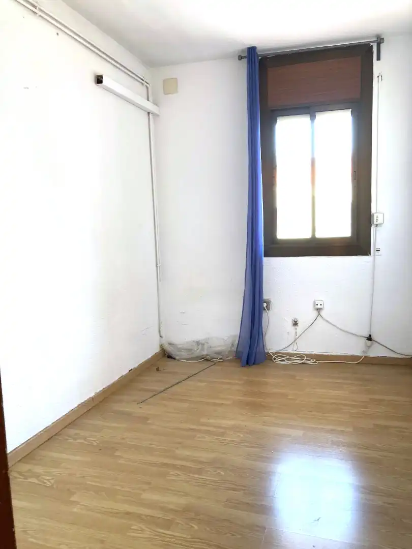 Habitación de Ático en venta en L'Hospitalet de Llobregat con Aire acondicionado, Calefacción y Terraza