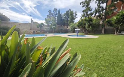 Piscina de Pis en venda en Vilanova i la Geltrú amb Aire condicionat, Calefacció i Jardí privat