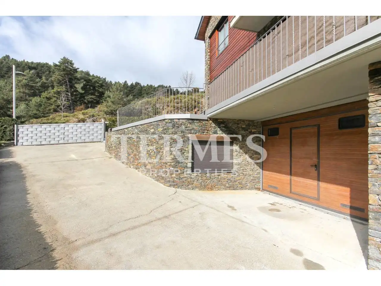 Vista exterior de Casa o chalet en venta en Alp con Calefacción, Jardín privado y Terraza