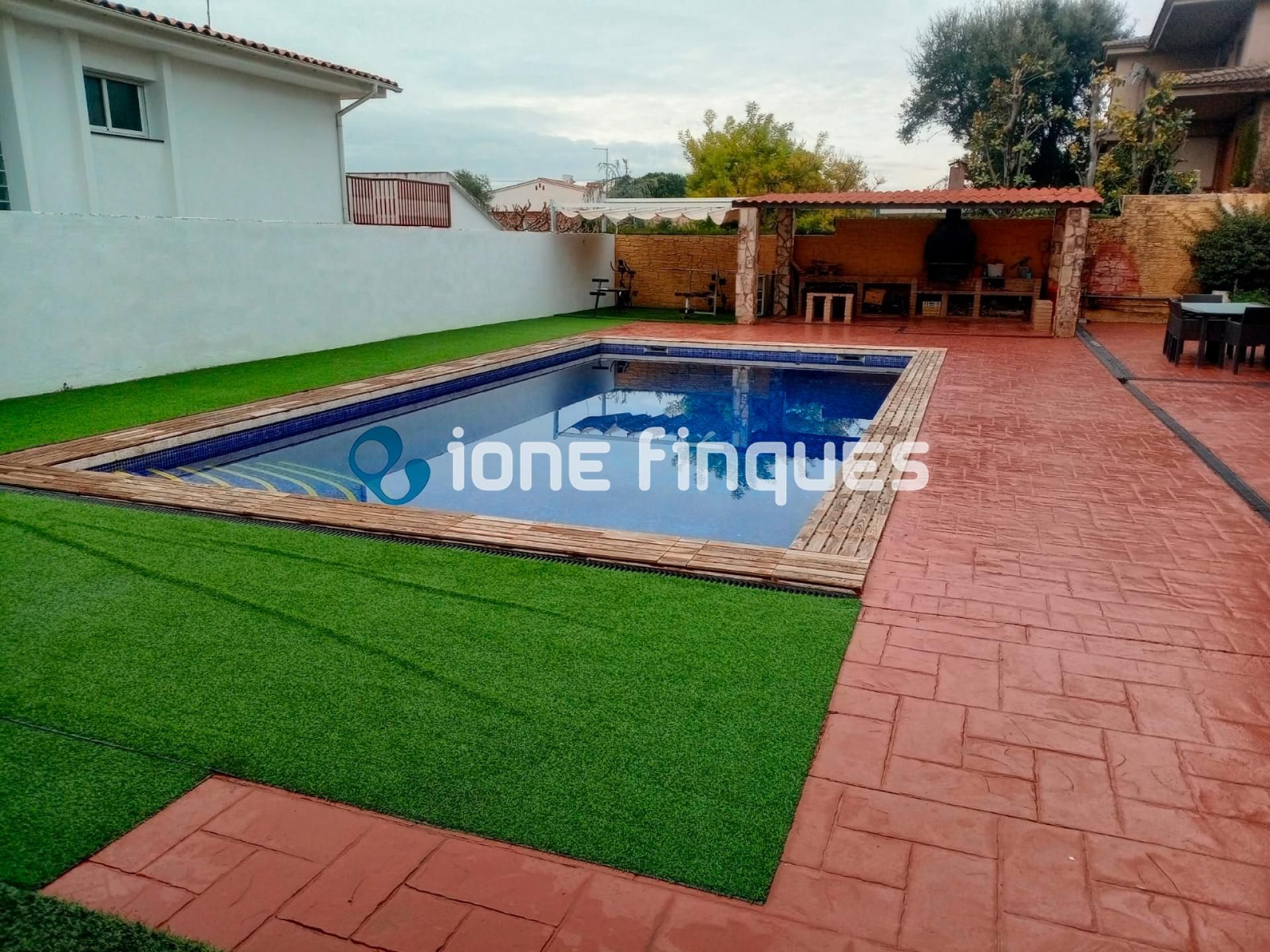 Swimming pool of House or chalet for sale in Barberà del Vallès  with Heating, Private garden and Terrace