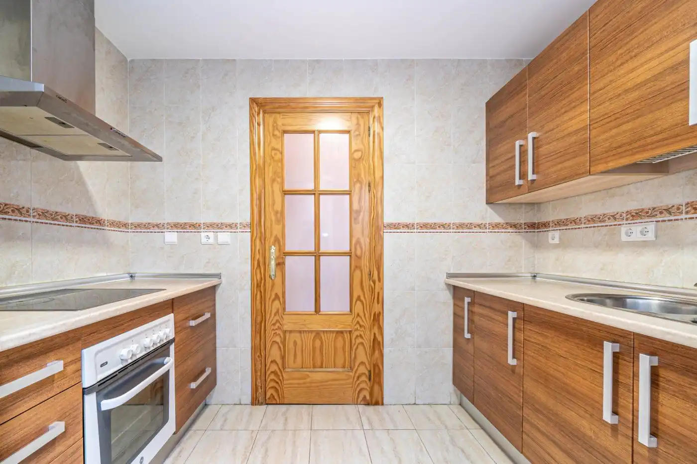 Küche von Wohnung zur Miete in Las Gabias mit Klimaanlage, Heizung und Privatgarten