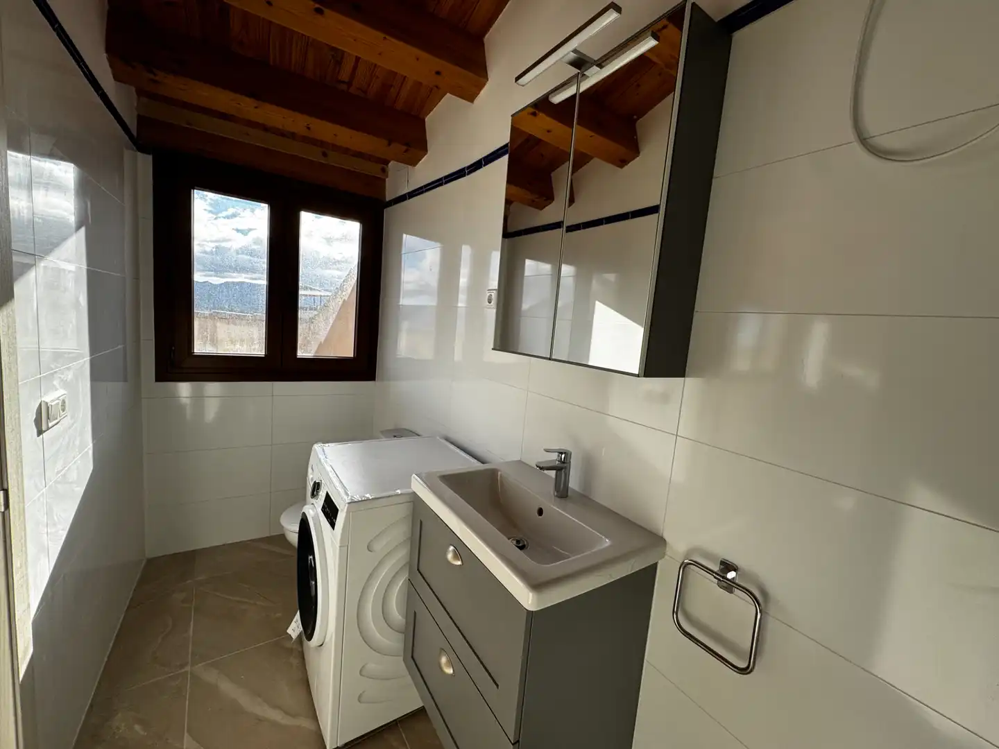 Casa adosada en venta en Calle de los Serranos de Aparicio, 11, Cretas