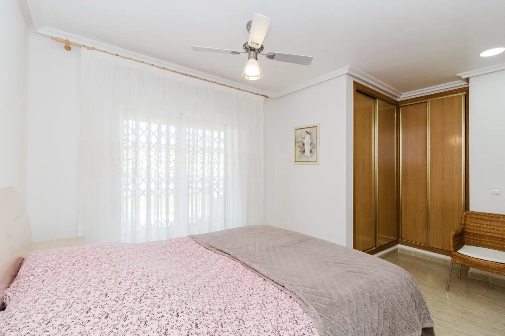 Schlafzimmer von Einfamilien-Reihenhaus zum Verkauf in Los Alcázares mit Klimaanlage und Terrasse