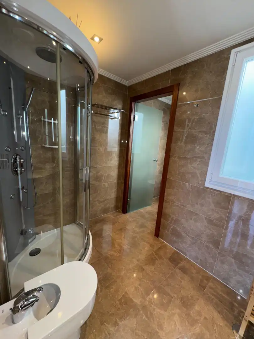 Bathroom of Duplexes for sale in Ponferrada  with Heating, Parquet flooring and Terrace