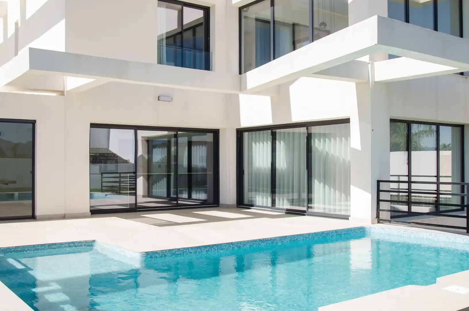 Detached house with pool for sale in Calle Falcia, imagen 3