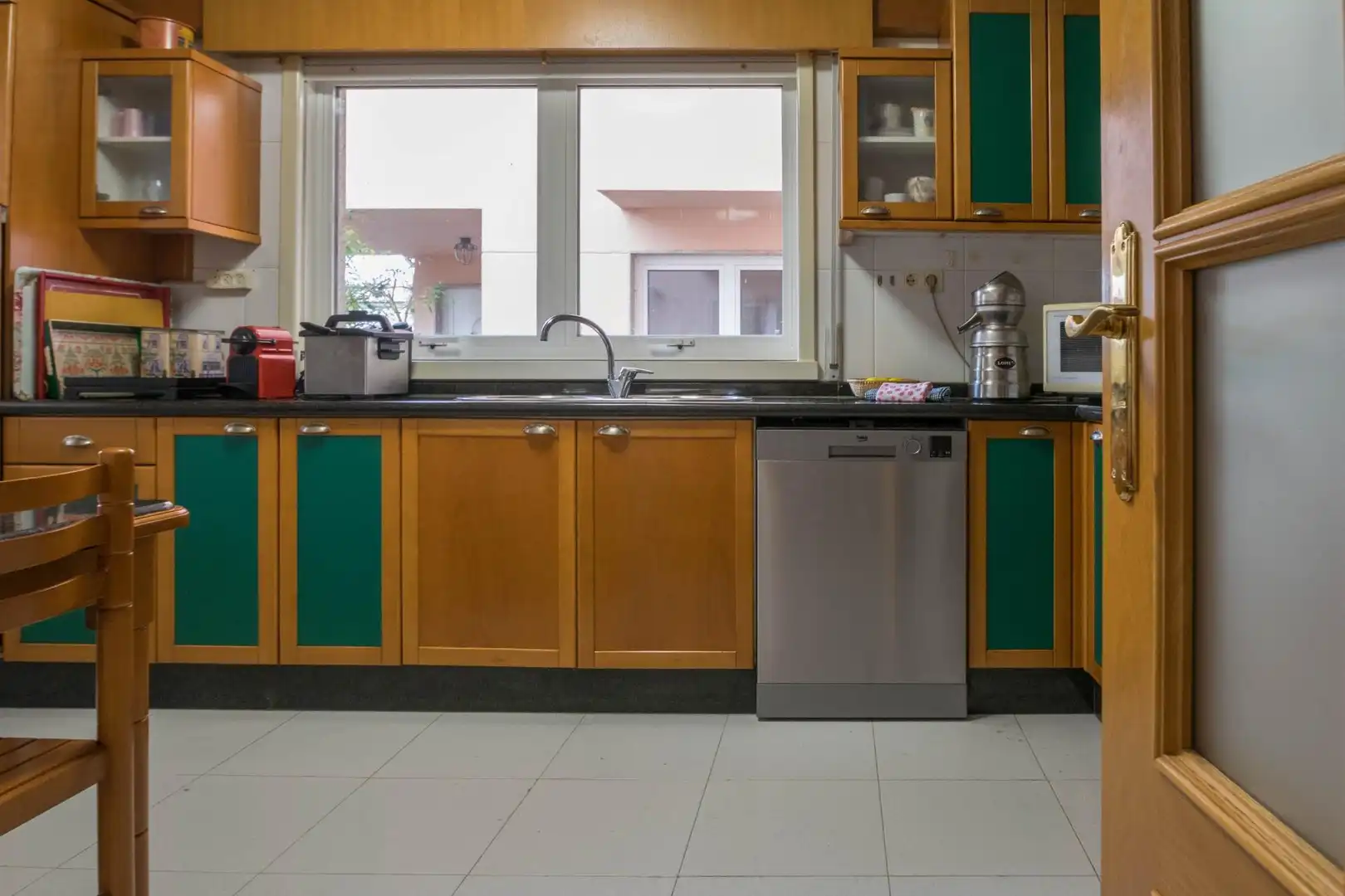 Cocina de Casa adosada en venta en Oleiros con Calefacción, Jardín privado y Parquet