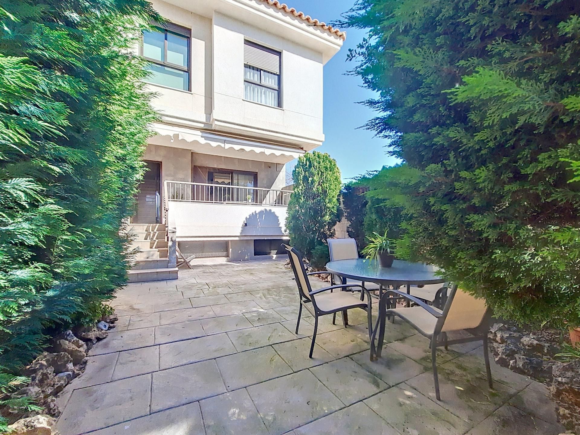 Terraza de Casa adosada en venta en Sagunto / Sagunt con Aire acondicionado, Calefacción y Terraza