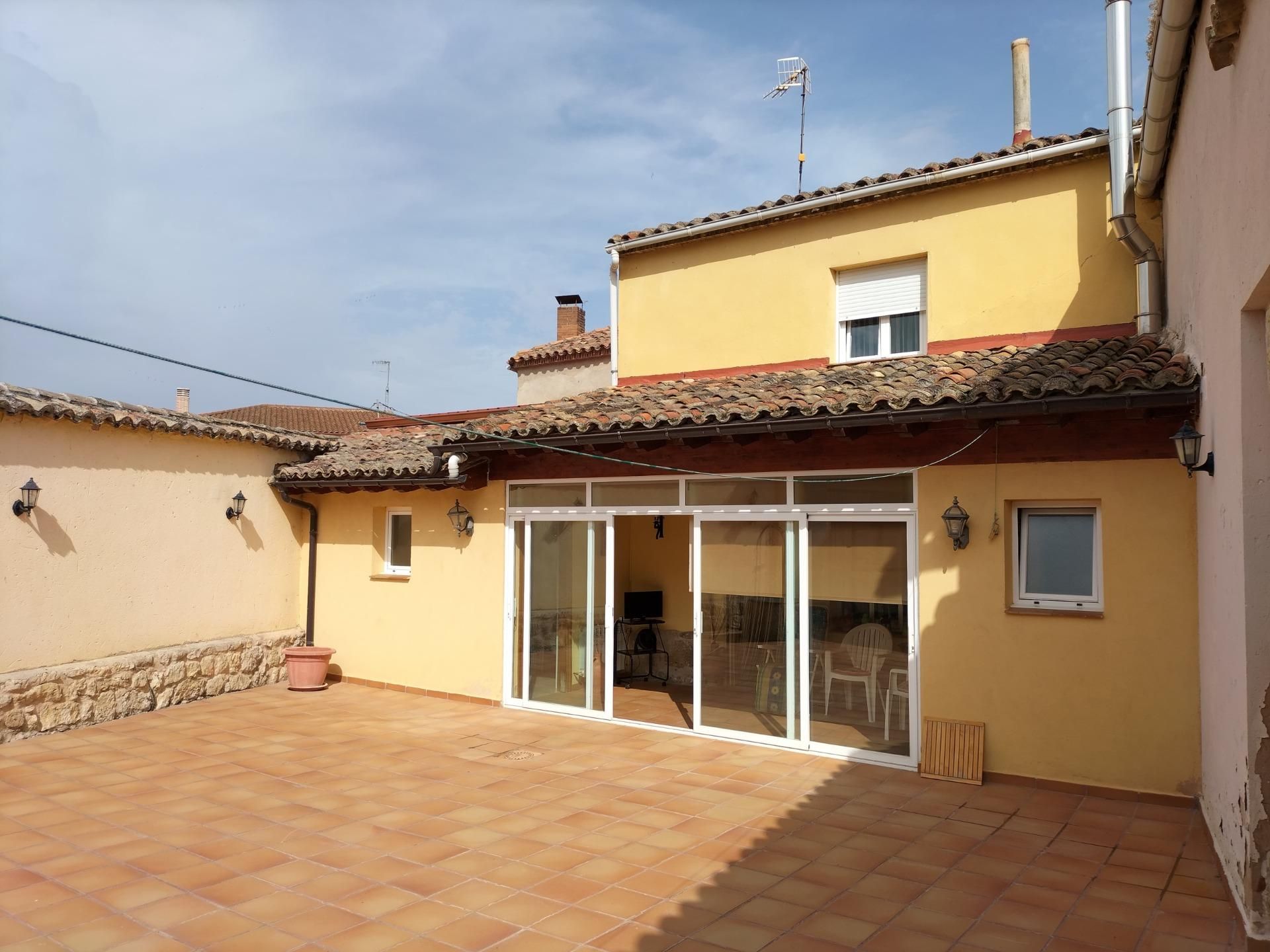 Vista exterior de Casa o xalet en venda en Monzón de Campos amb Traster
