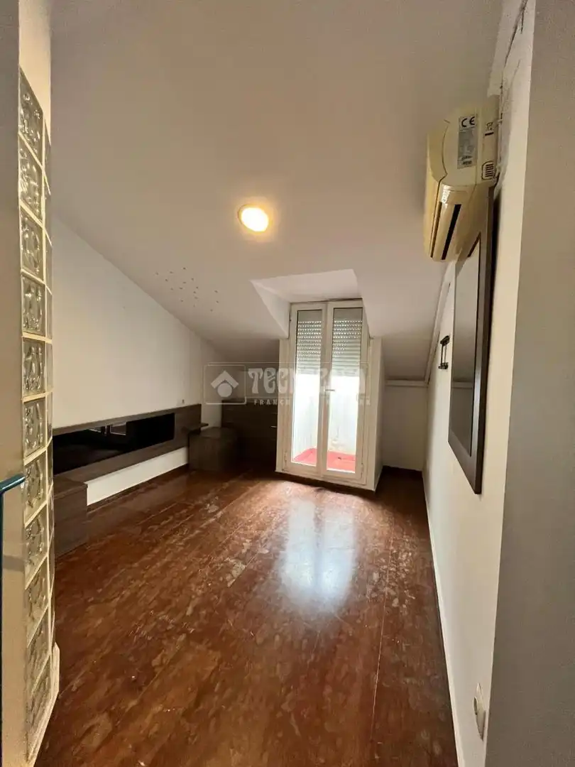 Habitación de Piso en venta en Camas con Aire acondicionado
