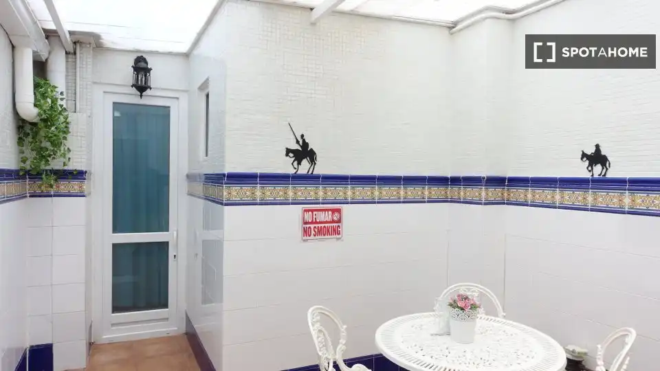 Apartamento de 1 dormitorio en alquiler en CabanyalCanyamelar, image 2