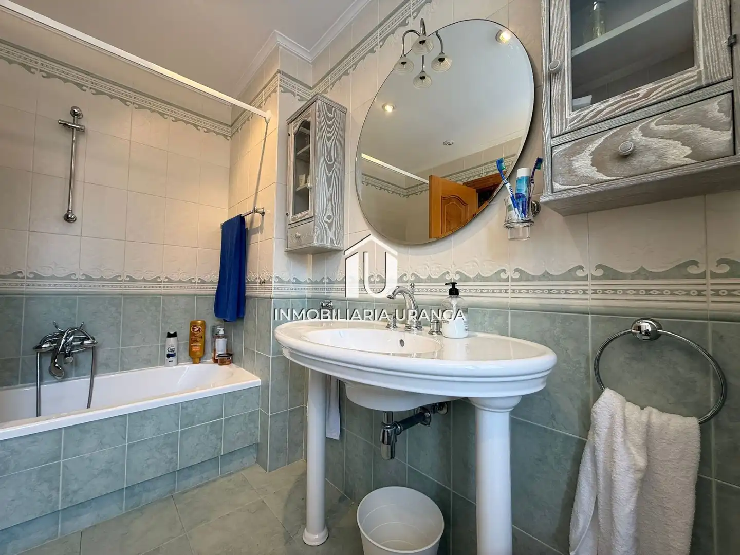 Baño de Casa o chalet en venta en Laredo con Calefacción, Jardín privado y Terraza