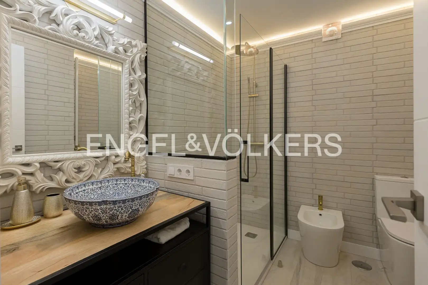 Badezimmer von Wohnung zum Verkauf in Madrid mit Heizung