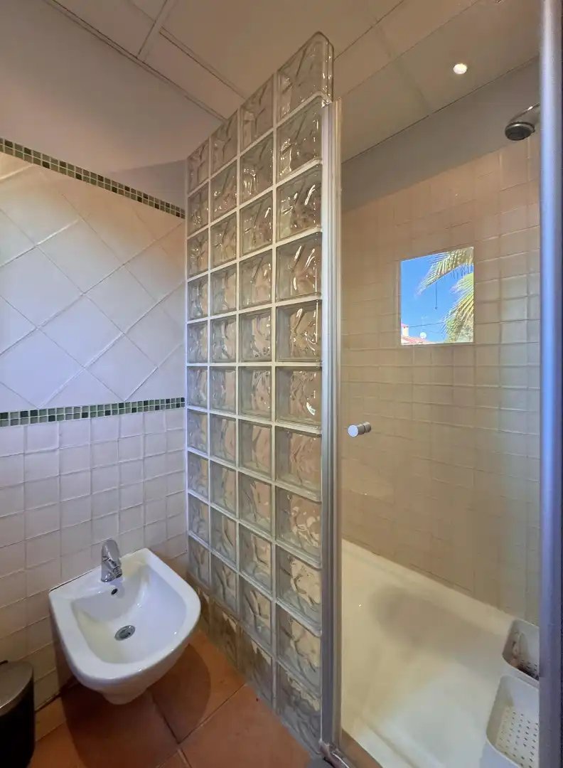 Baño de Casa o chalet en venta en Carmona con Aire acondicionado, Calefacción y Jardín privado