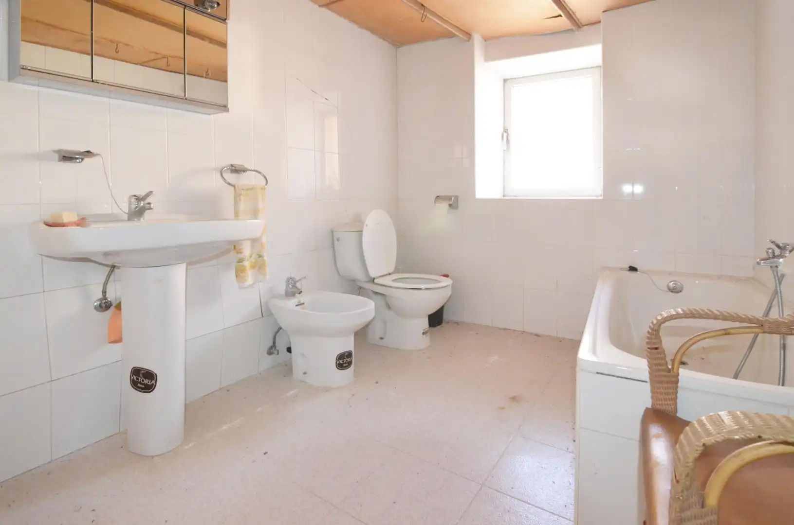 Badezimmer von Country house zum Verkauf in Calzada de Valdunciel