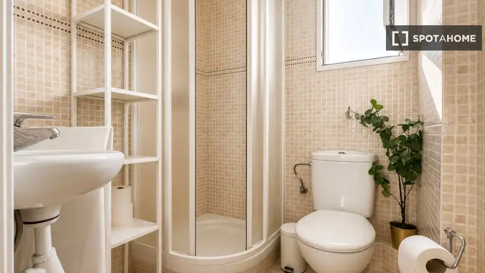 Badezimmer von Wohnung zur Miete in Pobles del Sud