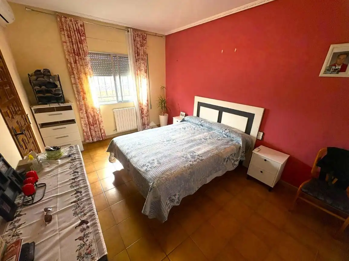 Dormitori de Casa o xalet en venda en Zaragoza amb Aire condicionat, Calefacció i Terrassa