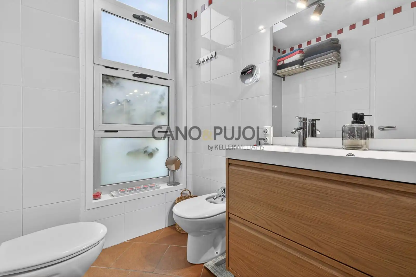 Bathroom of Houses for sale in Terrassa  with Air Conditioner, Heating and Terrace