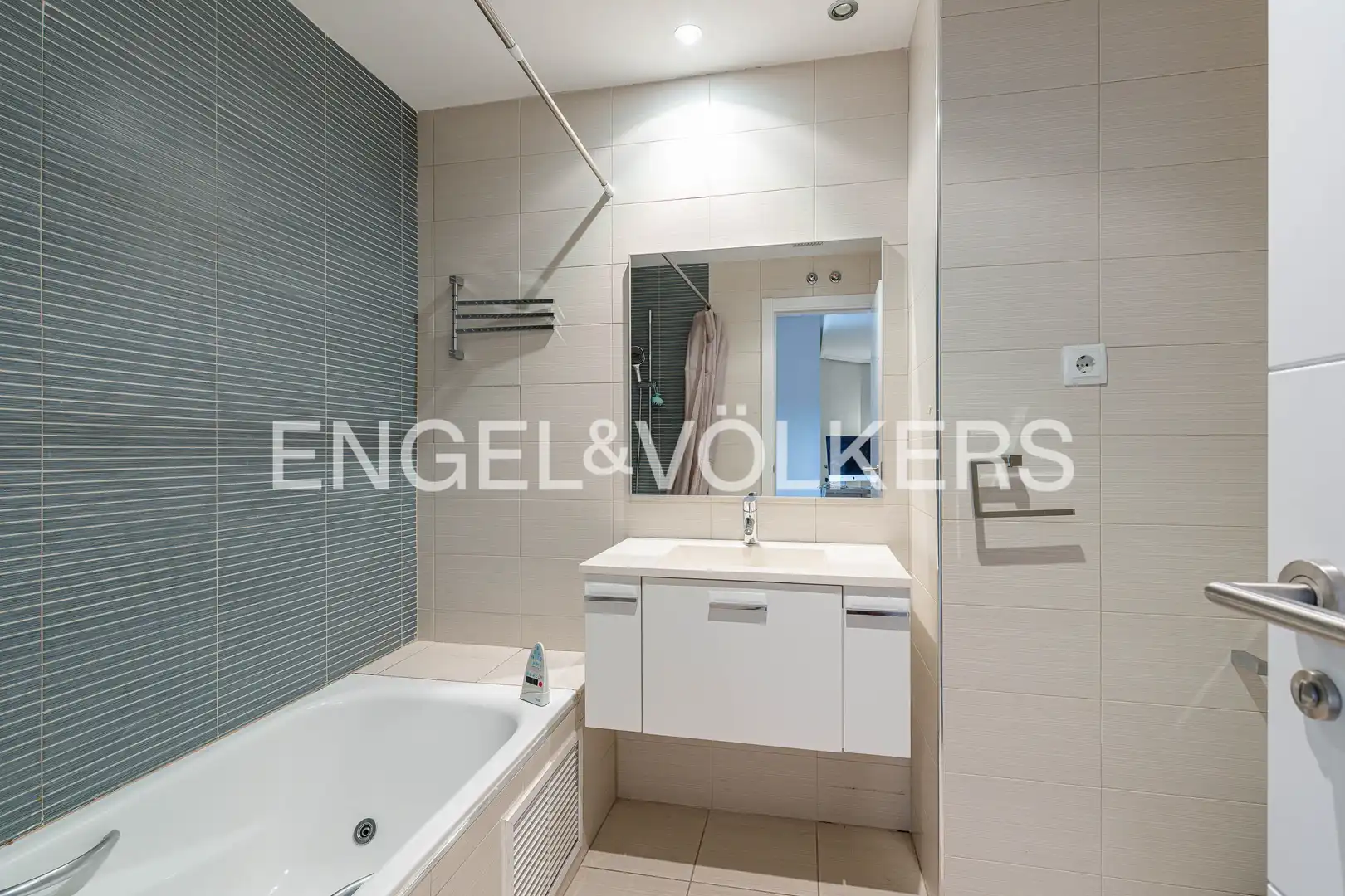 Bathroom of Detached homes for rent in Boadilla del Monte  with Air Conditioner, Heating and Parquet flooring
