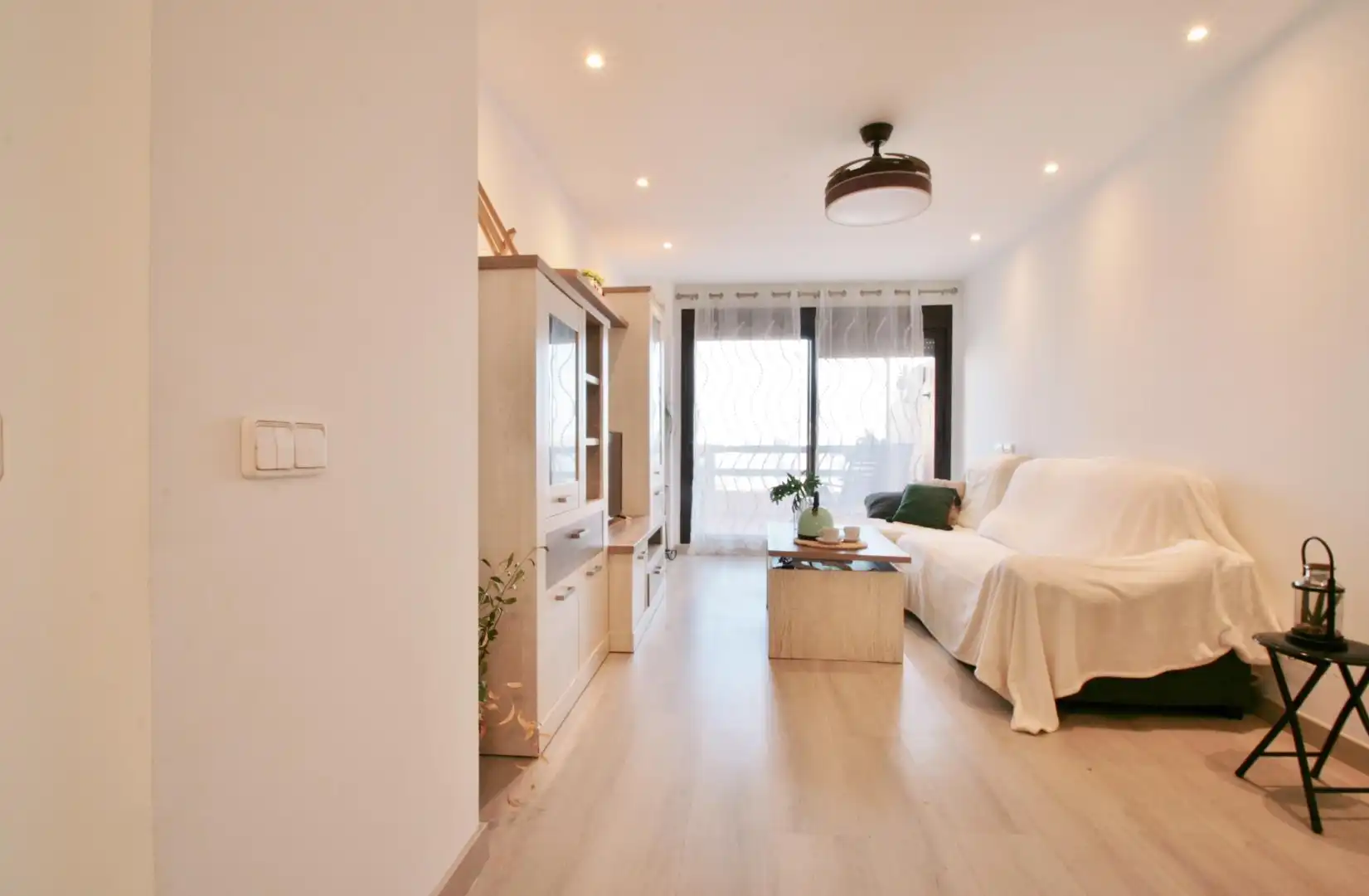 Habitación de Apartamento en venta en Almería con Aire acondicionado, Jardín privado y Terraza