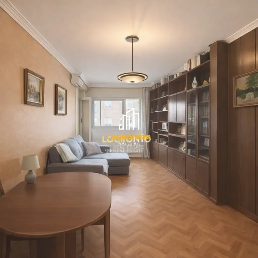 Sala de estar de Piso en venta en  Logroño con Calefacción y Terraza