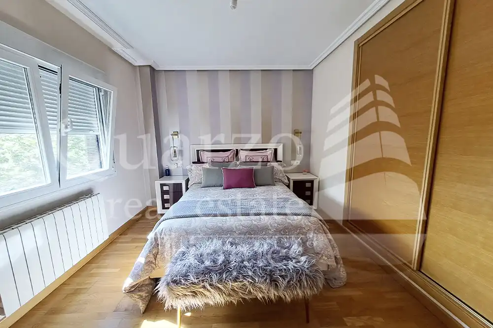 Habitación de Casa adosada en venta en Plasencia con Calefacción, Terraza y Balcón