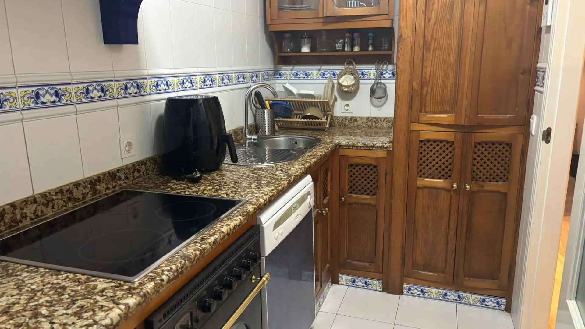 Cocina de Piso de alquiler en Sevilla con Aire acondicionado, Calefacción y Terraza