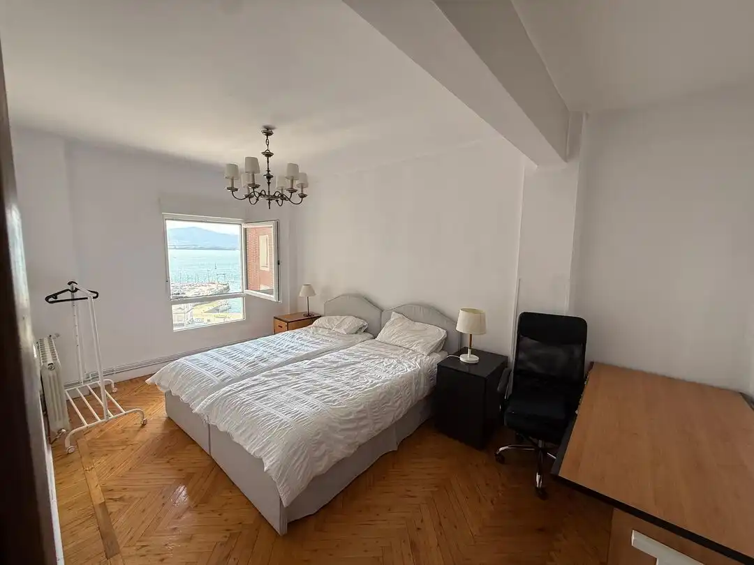 Bedroom of Flat for sale in Santander  with Heating