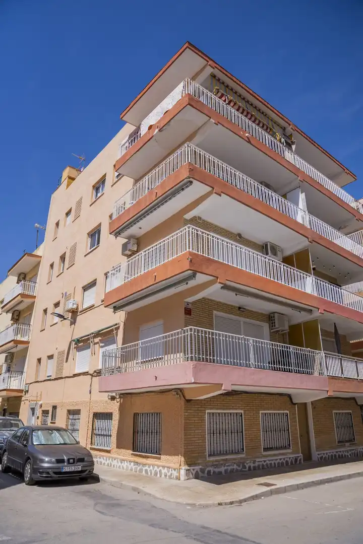 Vista exterior de Casa o chalet en venta en San Pedro del Pinatar con Balcón y Internet