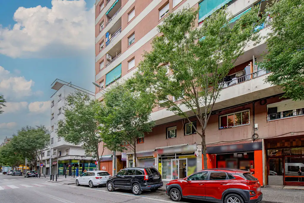 Vista exterior de Piso en venta en Salt con Alarma