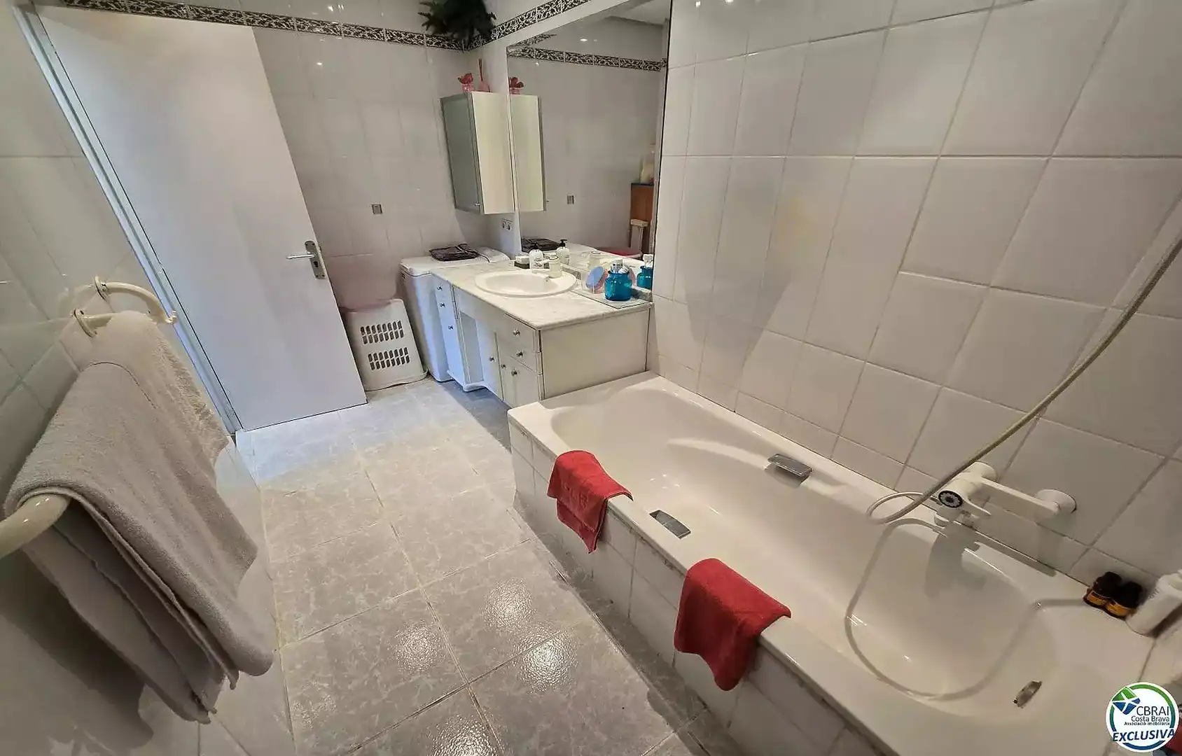 Baño de Piso en venta en Empuriabrava con Aire acondicionado, Jardín privado y Amueblado