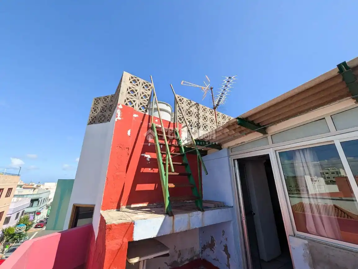 Vista exterior de Ático en venta en Telde con Terraza y Balcón