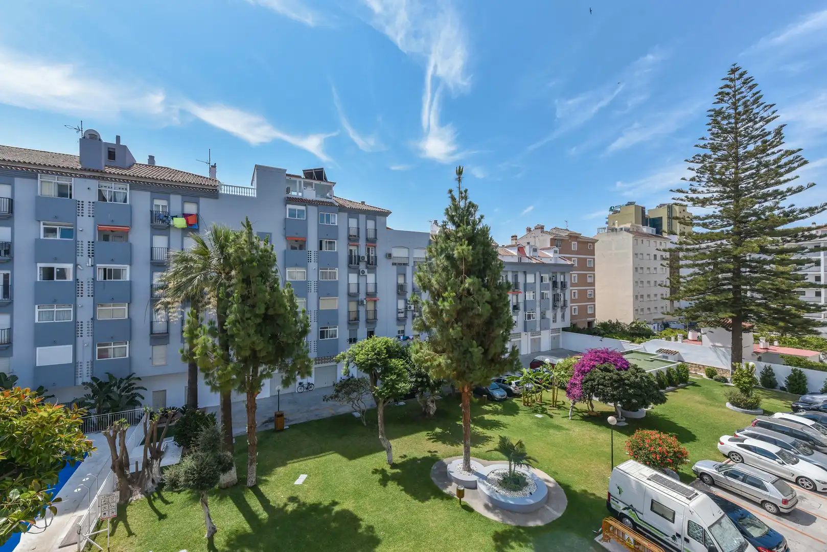 Außenansicht von Wohnung zur Miete in Fuengirola mit Klimaanlage, Heizung und Privatgarten