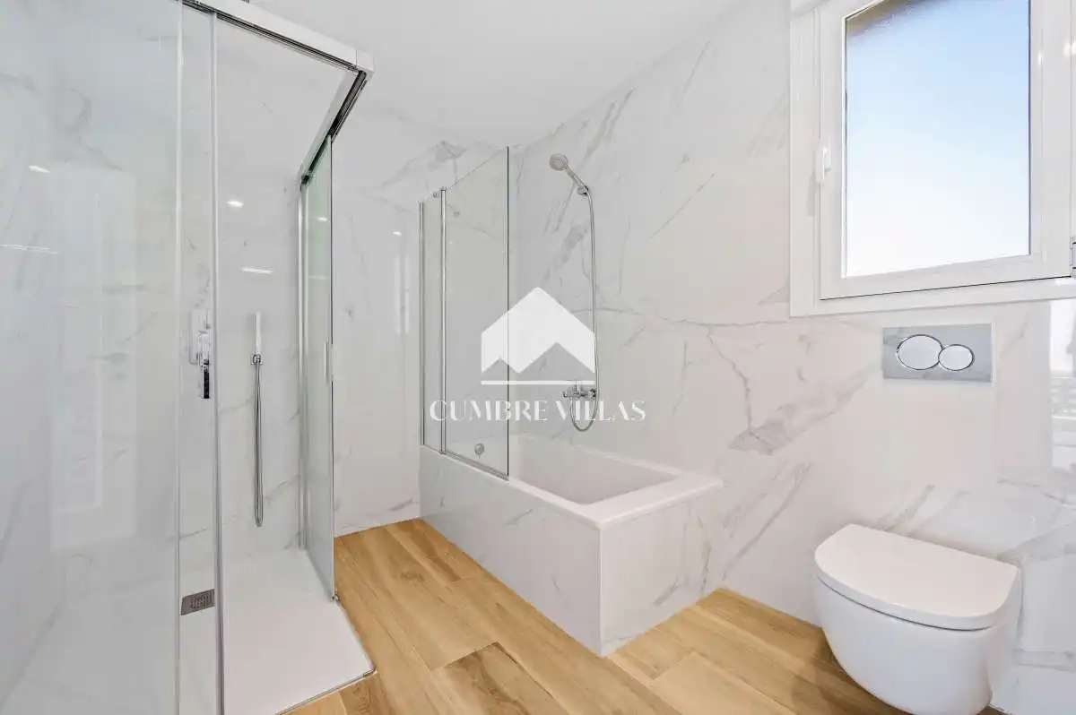 Baño de Casa o chalet en venta en Almuñécar con Jardín privado, Terraza y Trastero