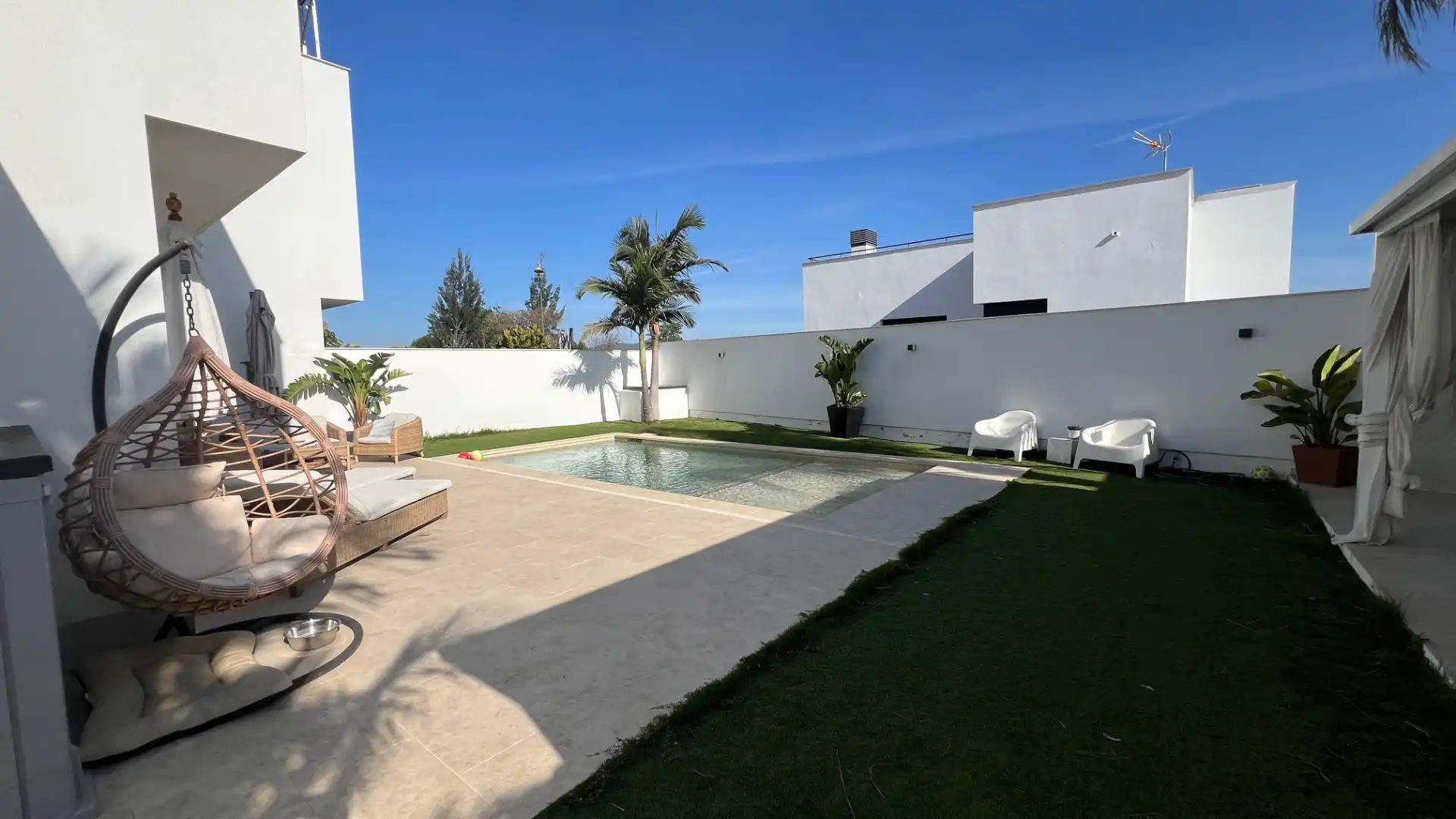 Piscina de Casa adosada en venta en Alhaurín de la Torre con Aire acondicionado, Jardín privado y Terraza